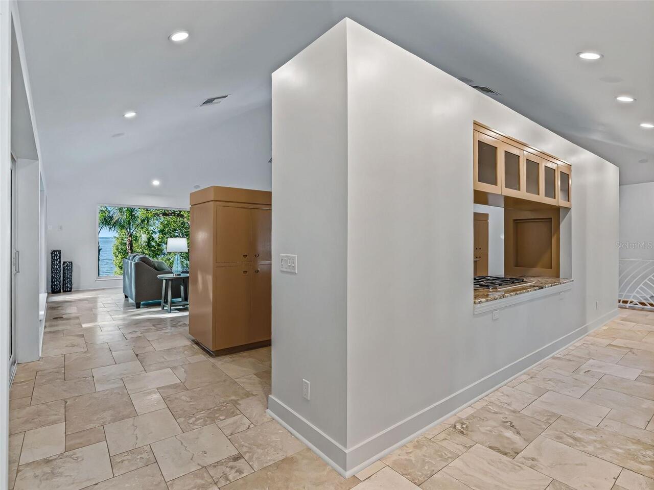 Listing Photo 12