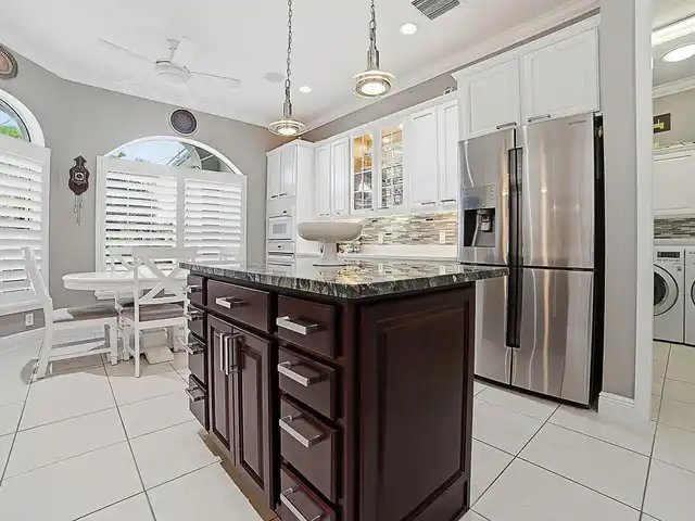 Listing Photo 9