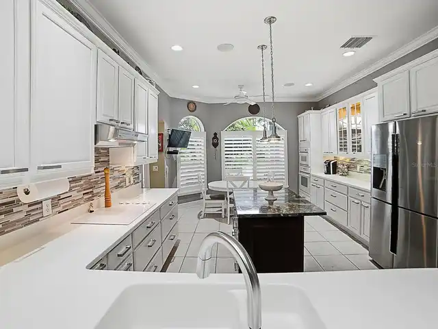 Listing Photo 12