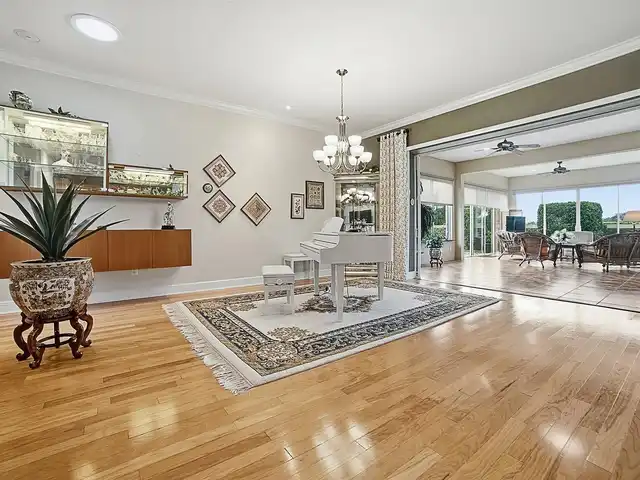 Listing Photo 17