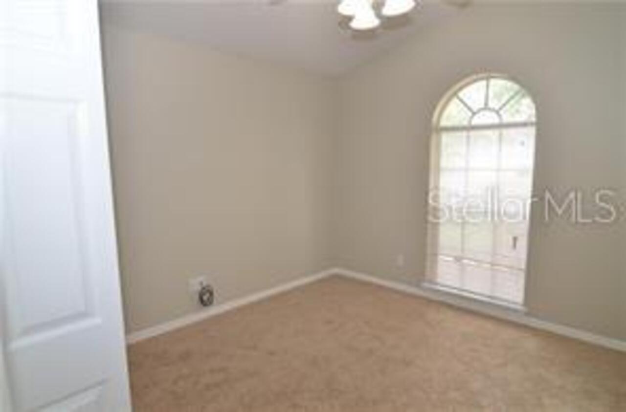 Listing Photo 9