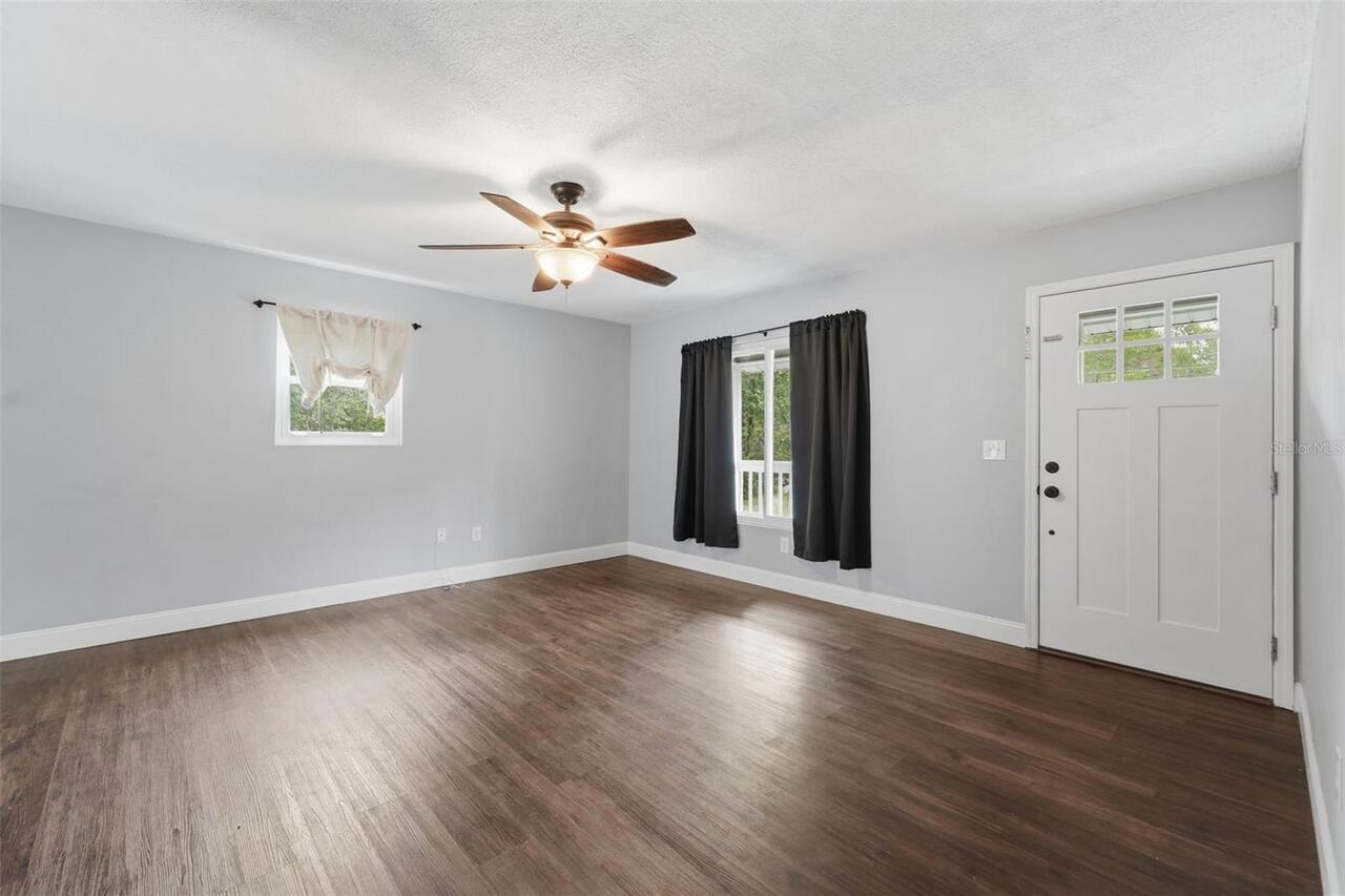 Listing Photo 8