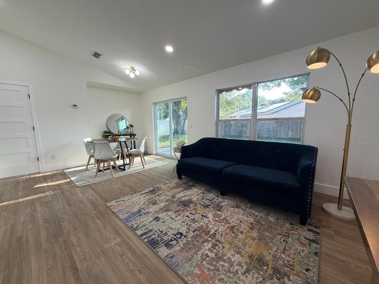 Listing Photo 8