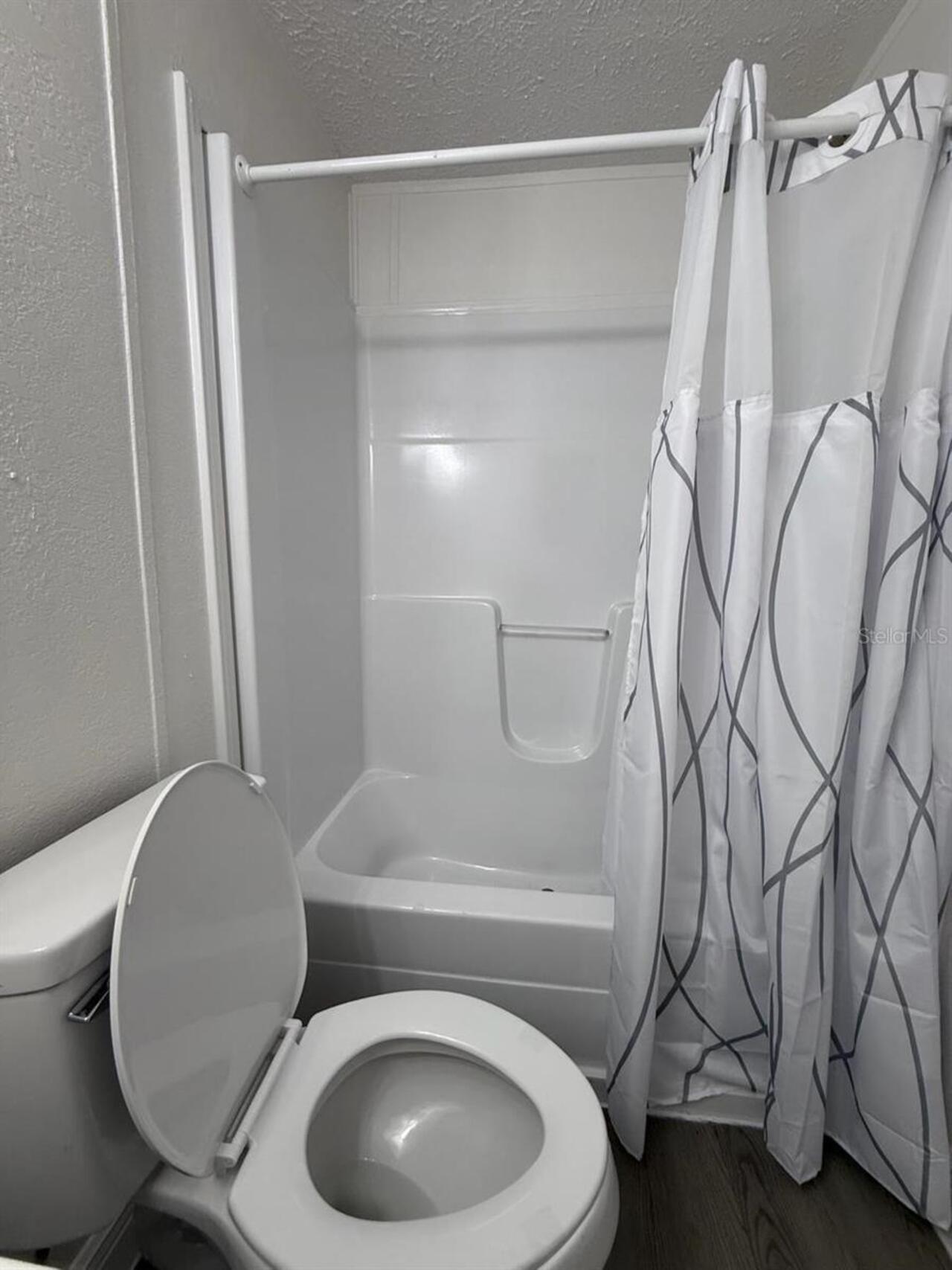 Listing Photo 11