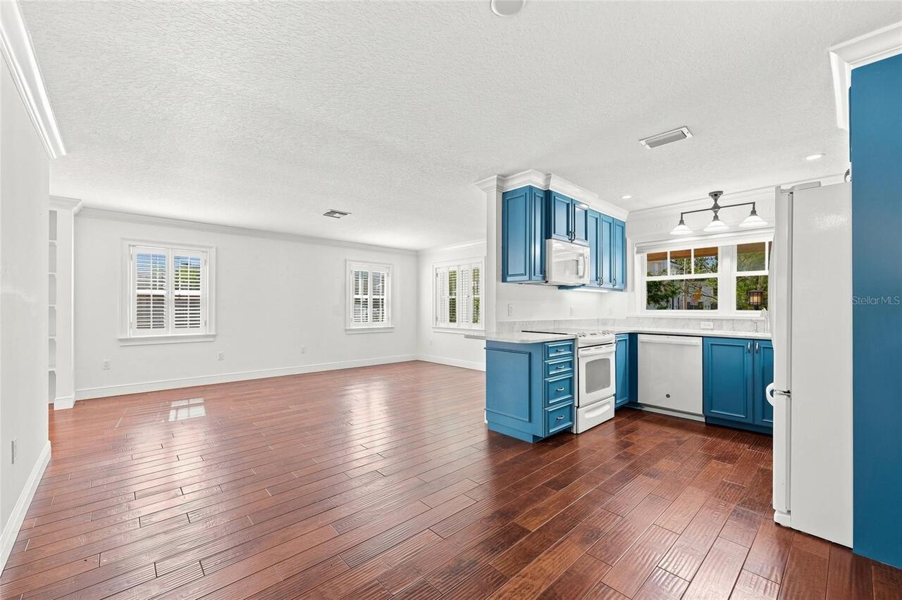 Listing Photo 10