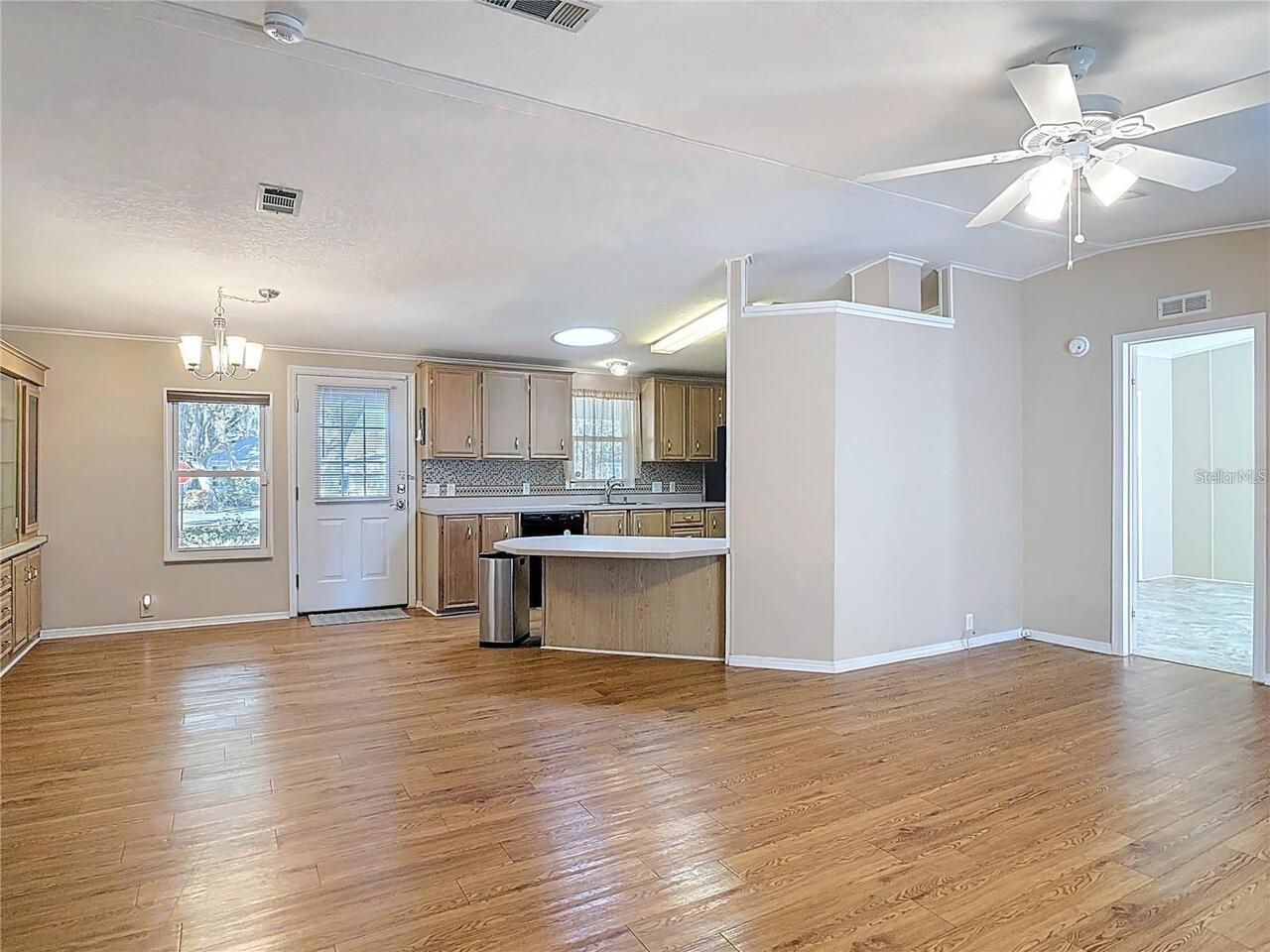 Listing Photo 8