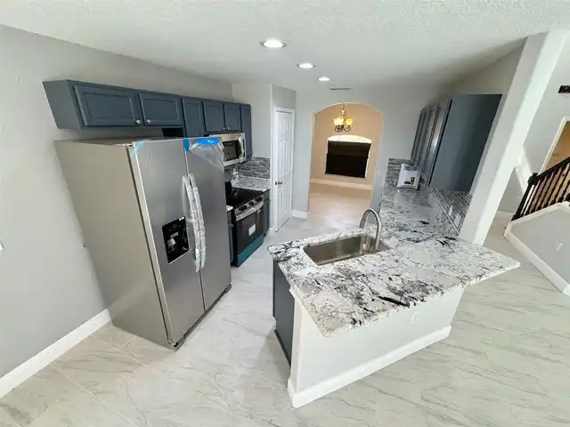 Listing Photo 9