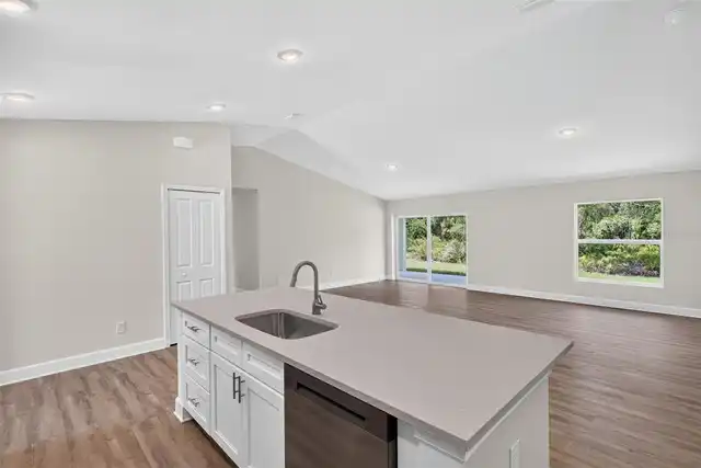 Listing Photo 9