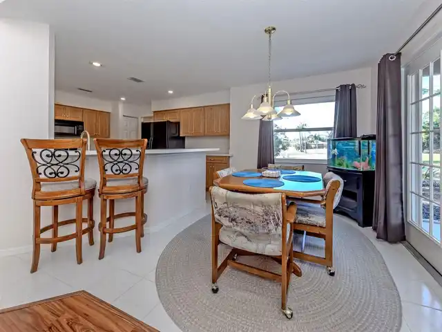 Listing Photo 11