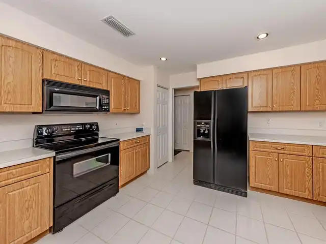 Listing Photo 16