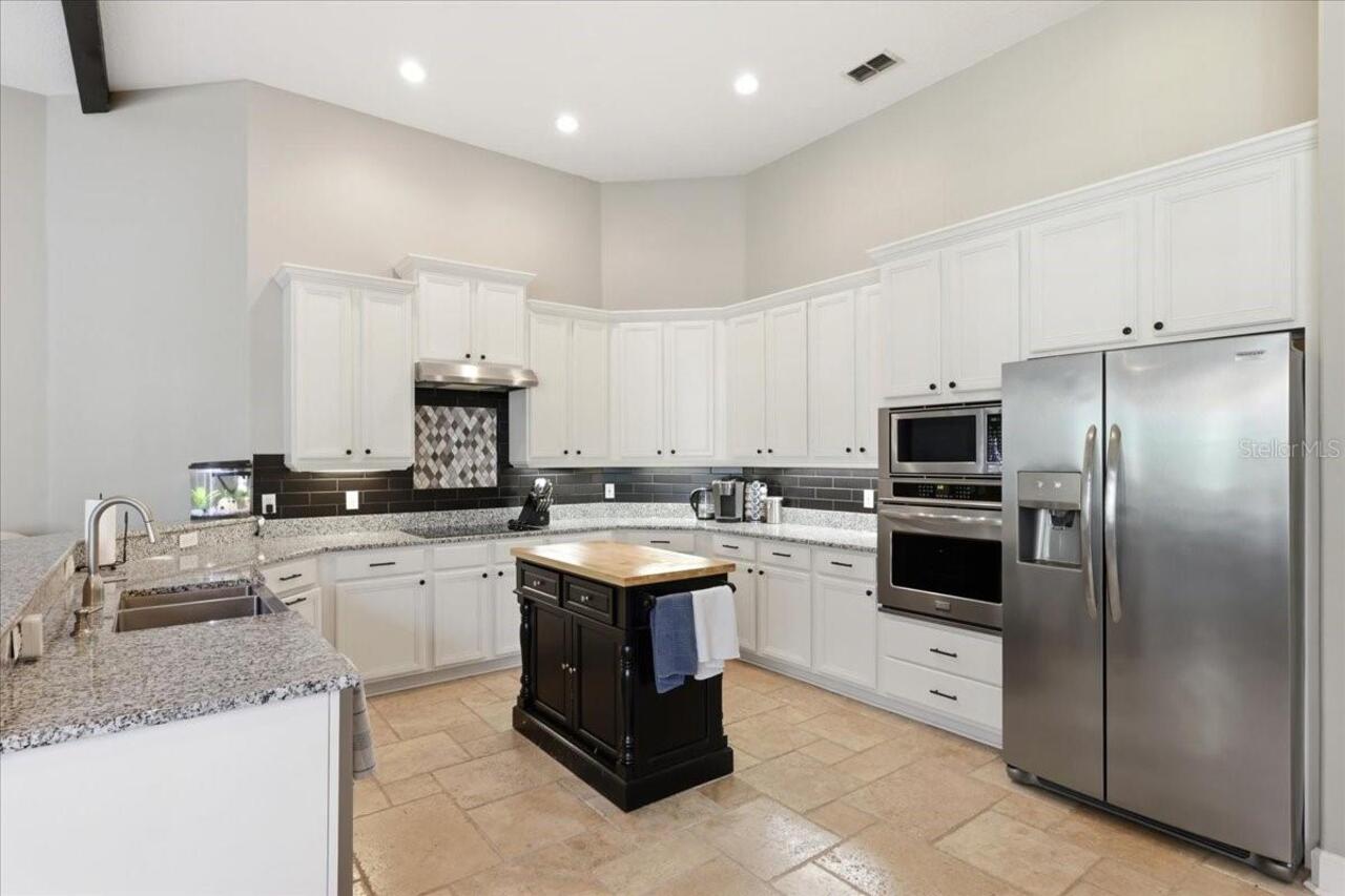 Listing Photo 11