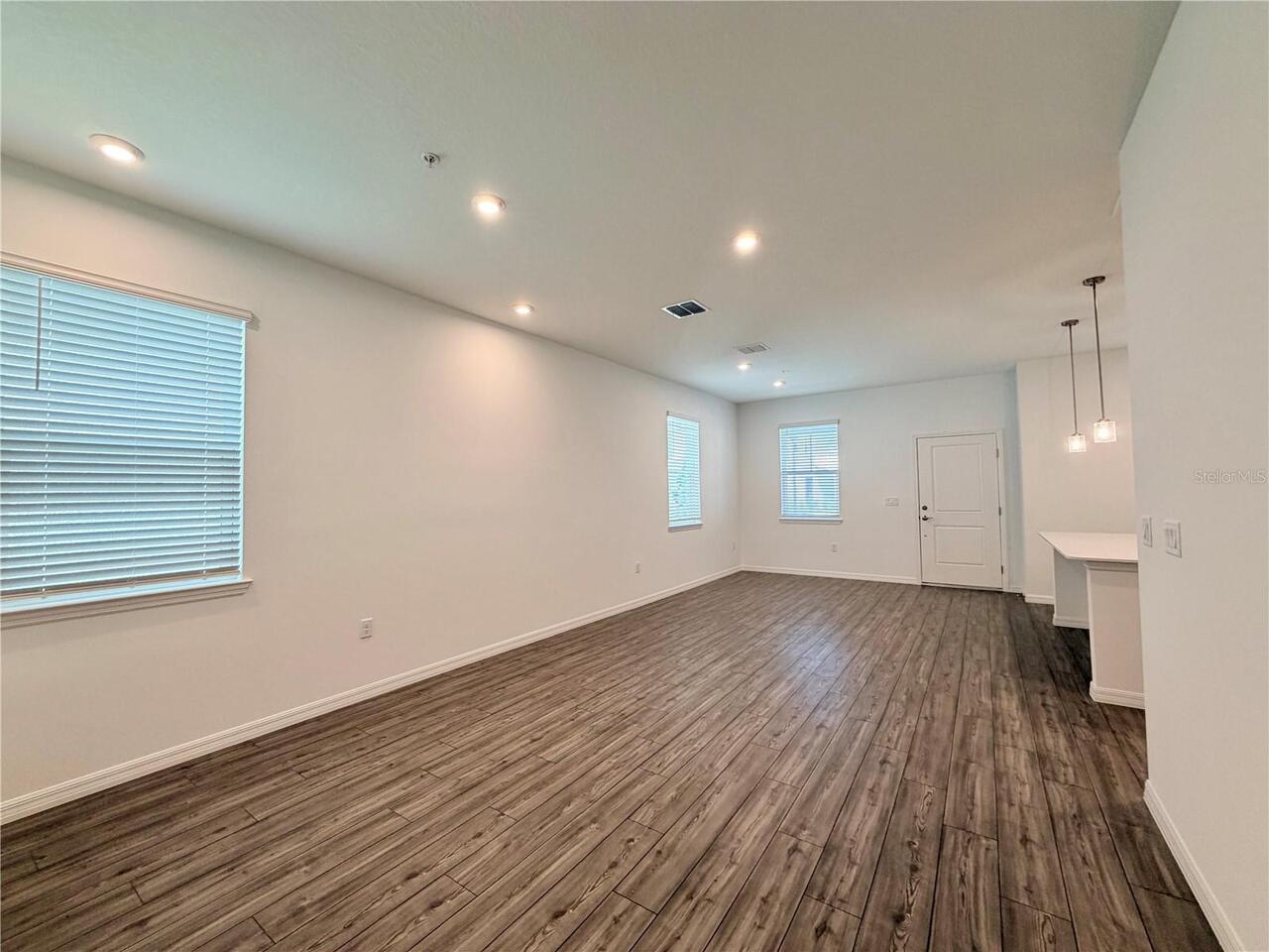 Listing Photo 12