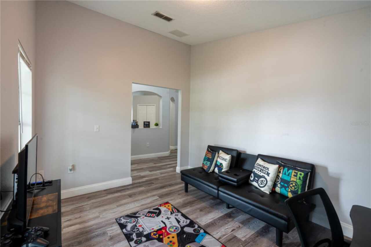 Listing Photo 7