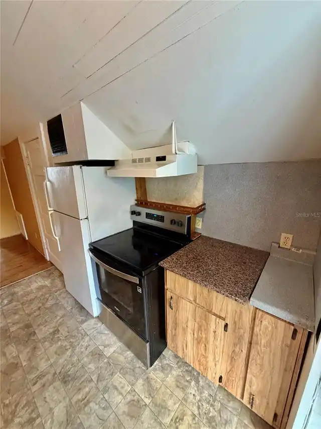 Listing Photo 6