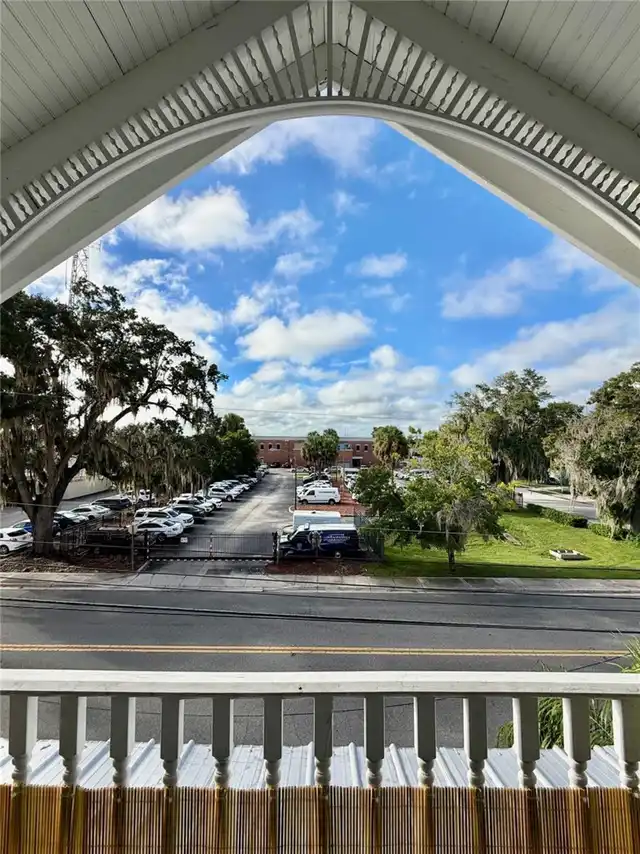 Listing Photo 11