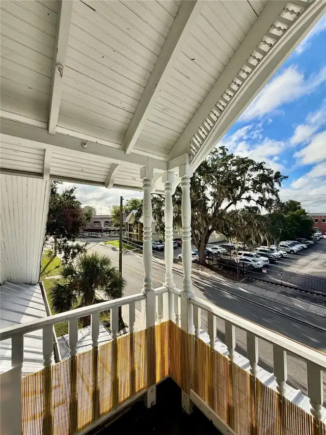 Listing Photo 12