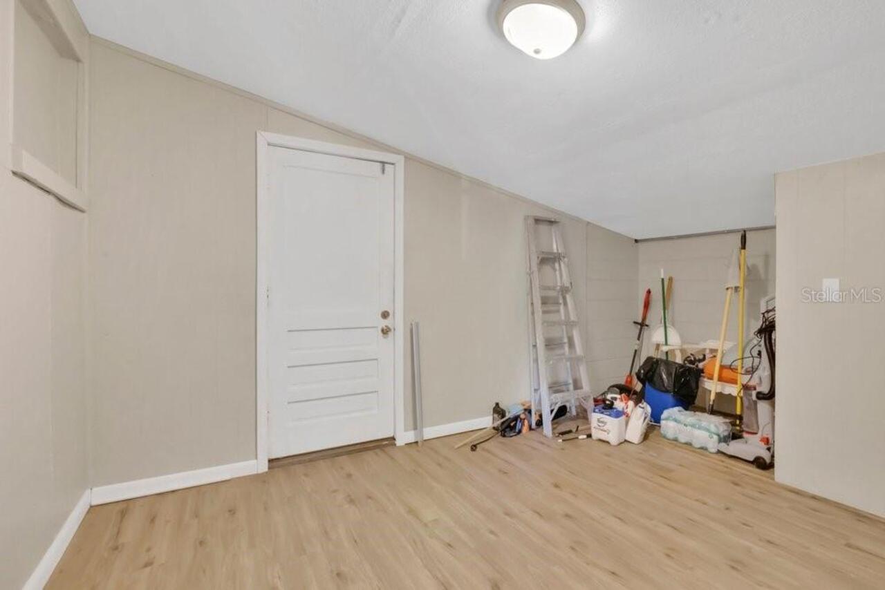 Listing Photo 11