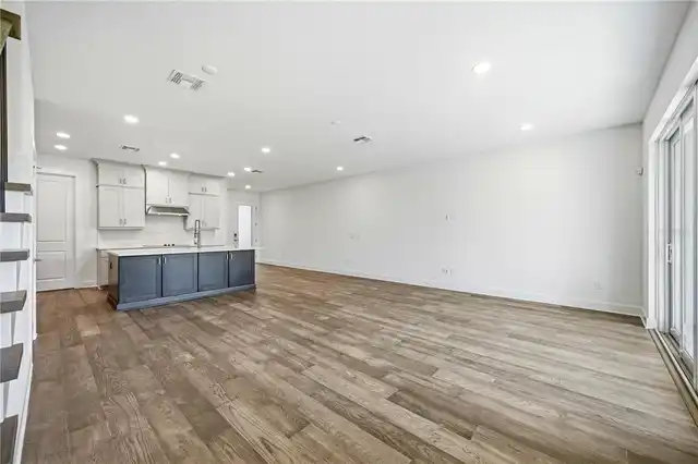 Listing Photo 15