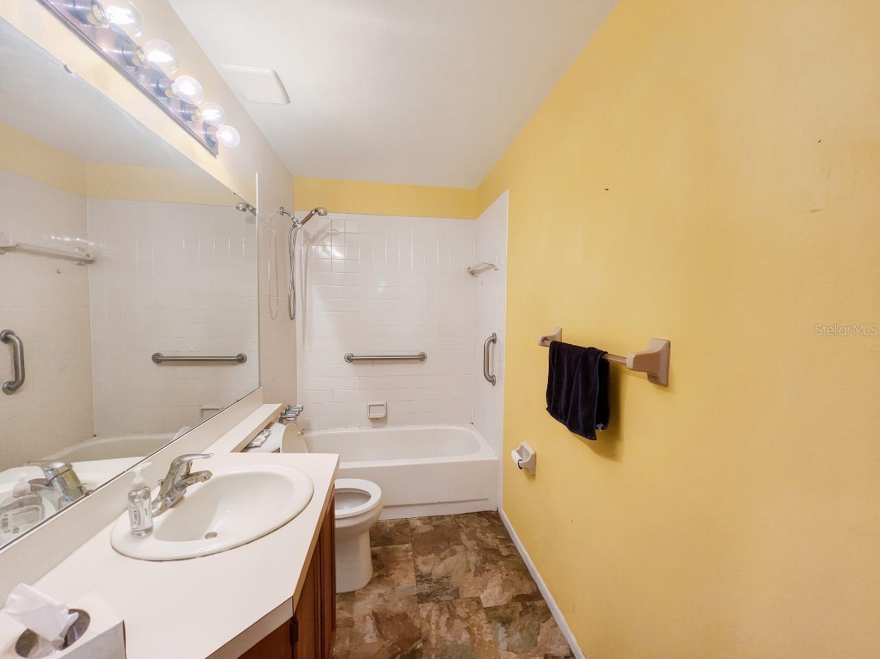 Listing Photo 14