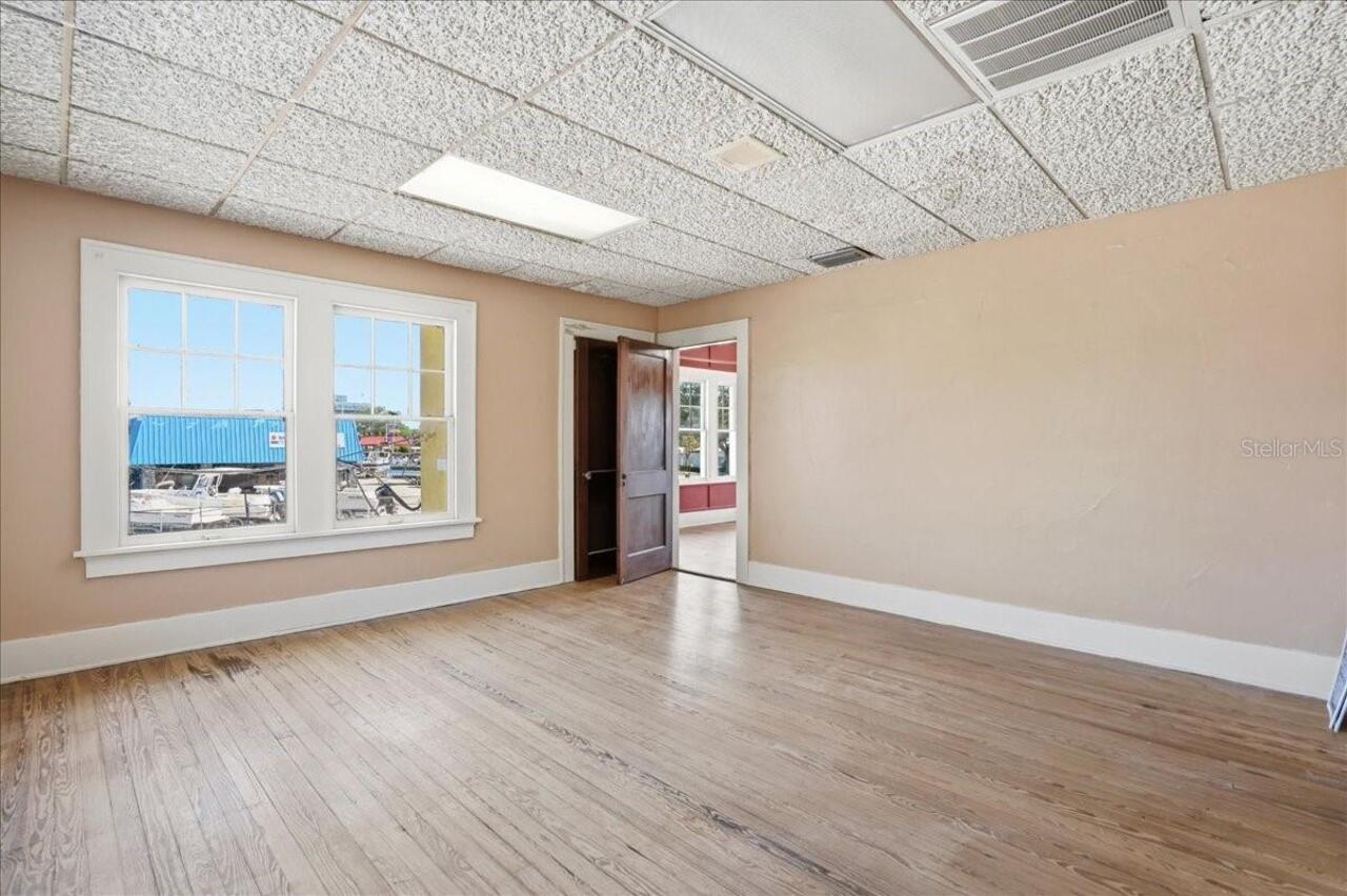 Listing Photo 18