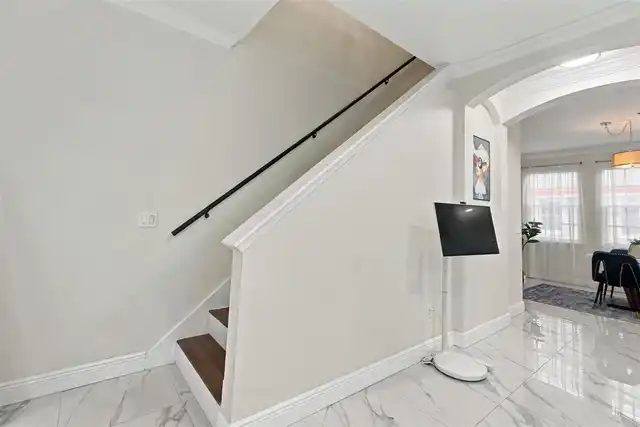 Listing Photo 17