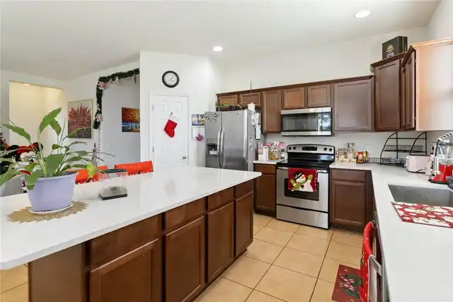 Listing Photo 12