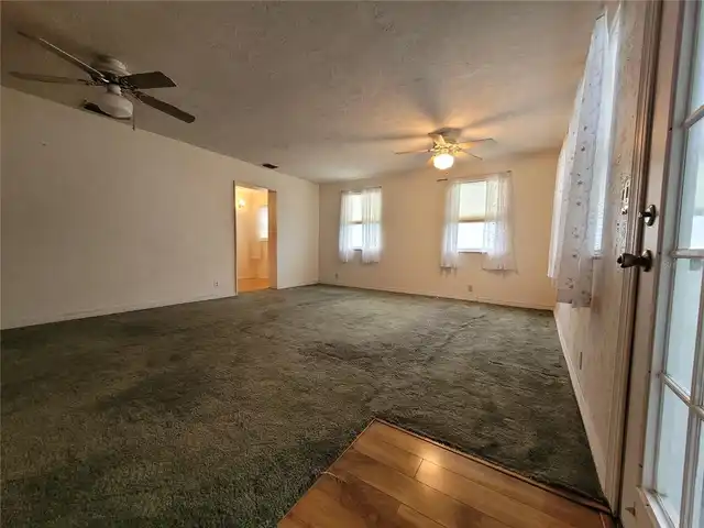 Listing Photo 10