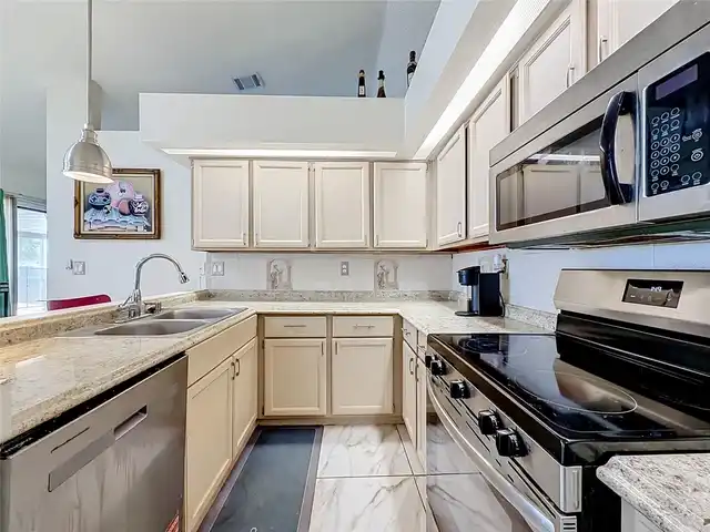 Listing Photo 14