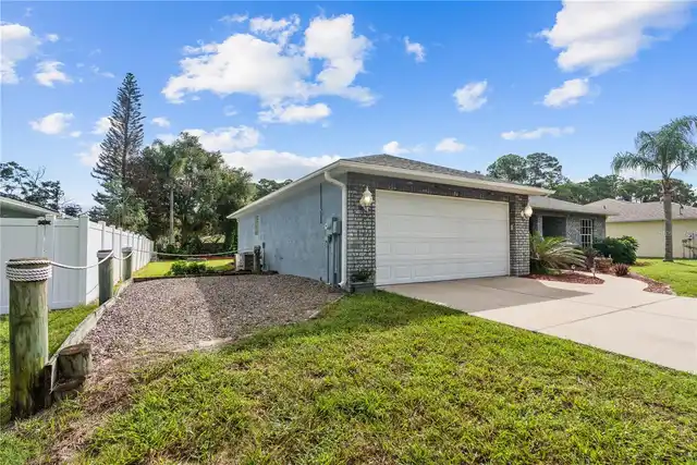 Listing Photo 9