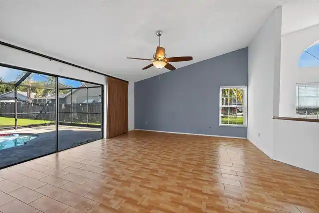 Listing Photo 16