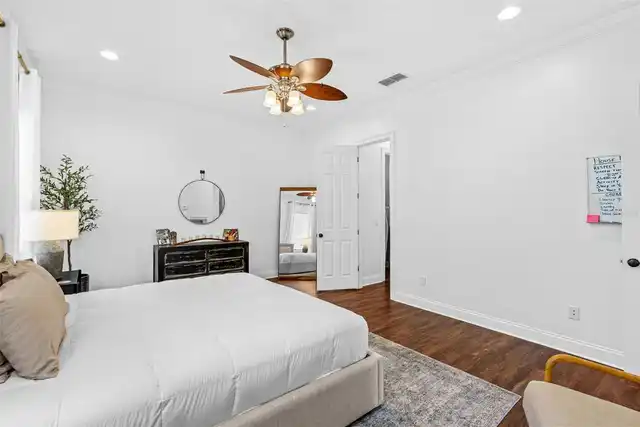 Listing Photo 25