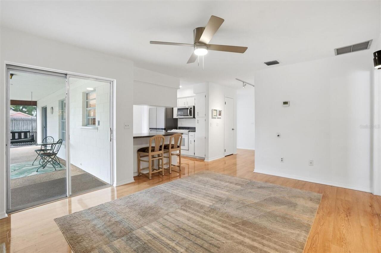 Listing Photo 10