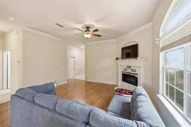 Listing Photo 16