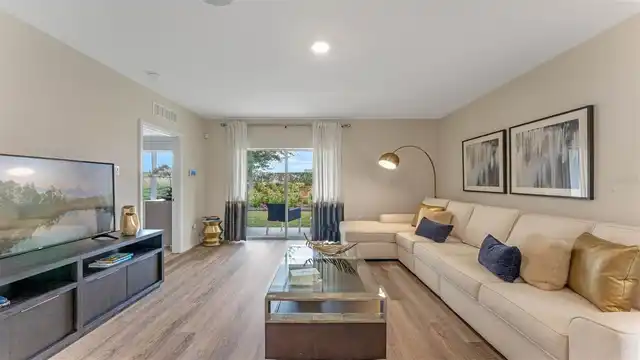 Listing Photo 10