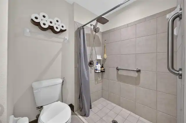 Listing Photo 8