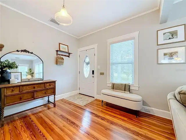 Listing Photo 8