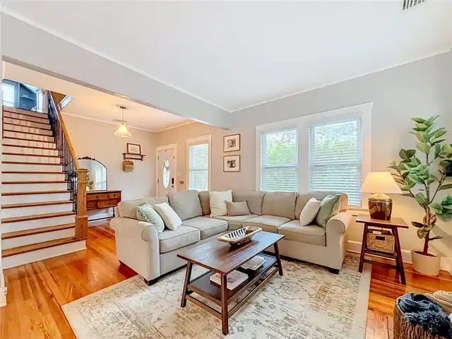 Listing Photo 9