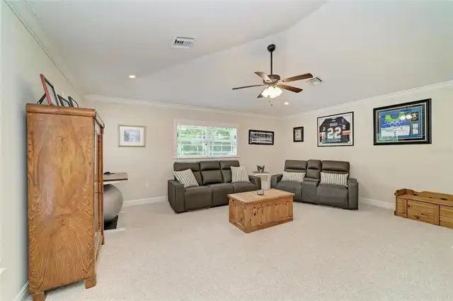 Listing Photo 23