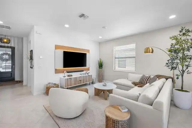 Listing Photo 12