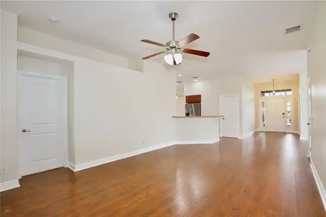 Listing Photo 9