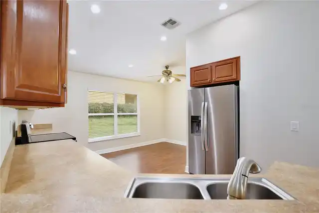 Listing Photo 10