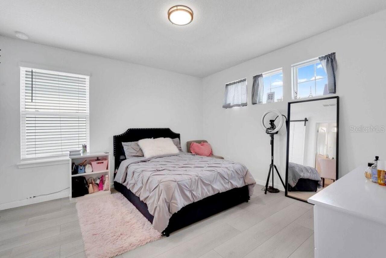 Listing Photo 17