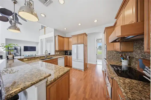 Listing Photo 11