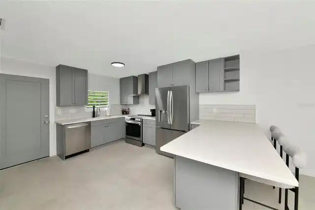 Listing Photo 10