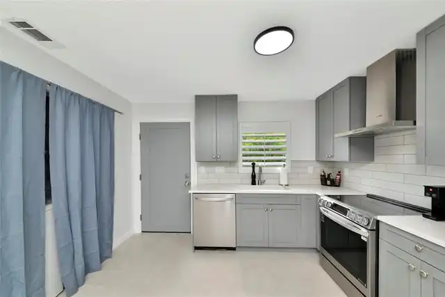 Listing Photo 13