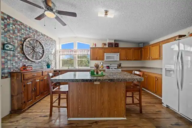 Listing Photo 19