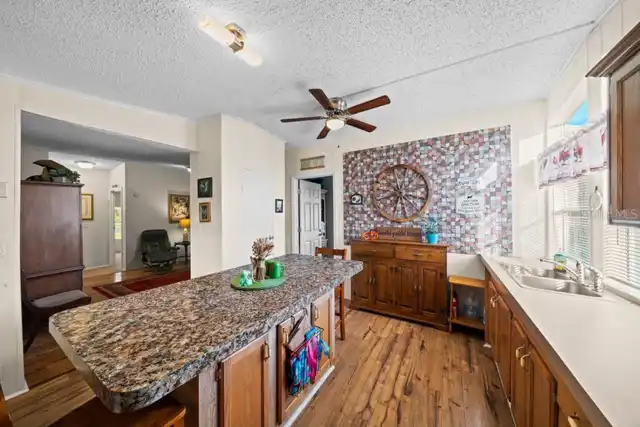 Listing Photo 21