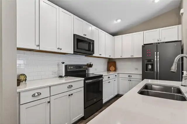 Listing Photo 25