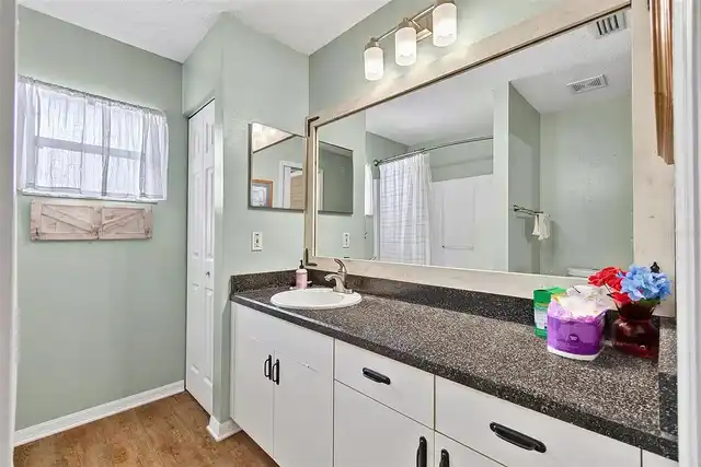 Listing Photo 22
