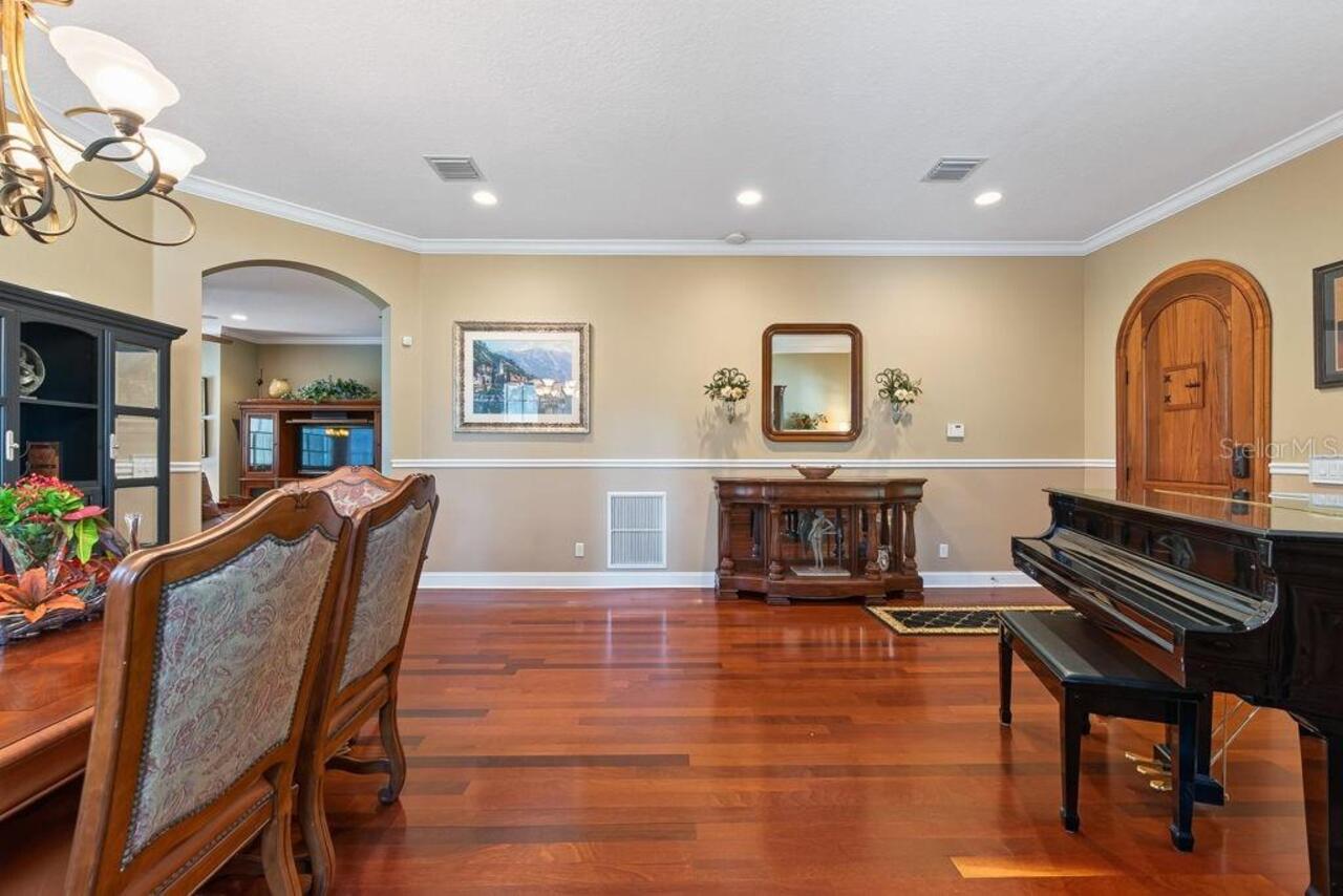 Listing Photo 11